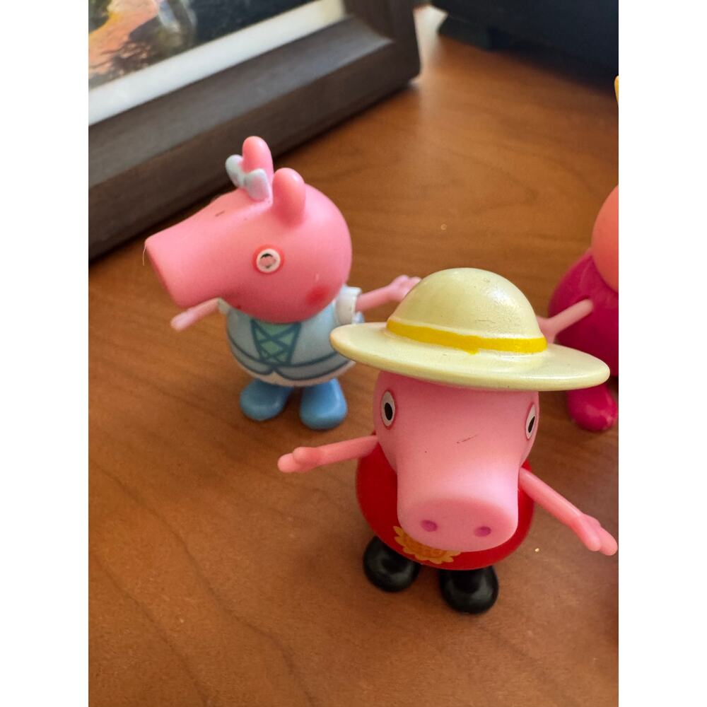 Peppa Pig Figure Lot of 11 Jazwares 2003 Including Suzy Sheep - Picture 6 of 10